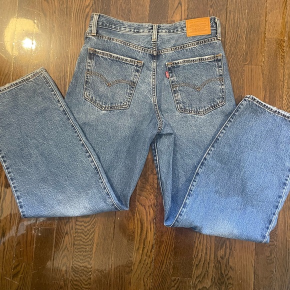 Levi’s Baggy Dad Jeans - Picture 3 of 5